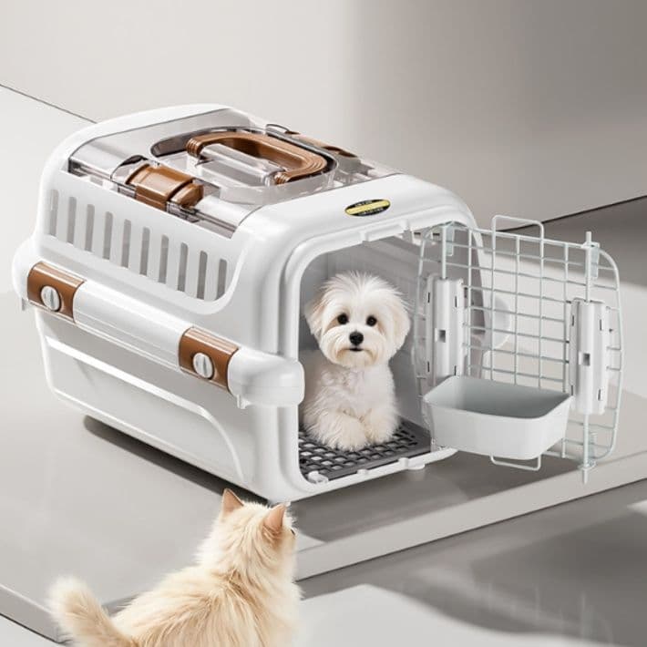 犬キャリーバッグ 広々空間設計ハードキャリーバッグ天窓付き