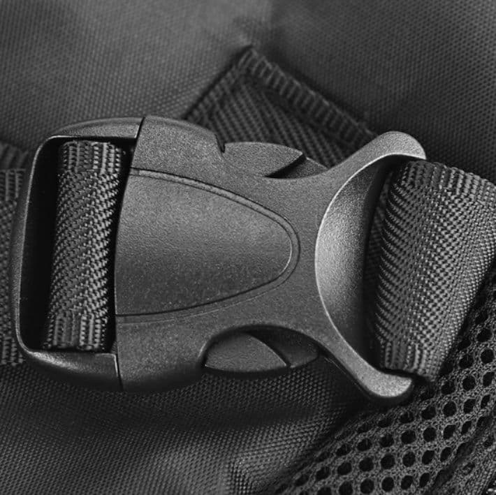 犬キャリーバッグ 両手が自由になる通気性抜群リュック型ペット抱っこ紐